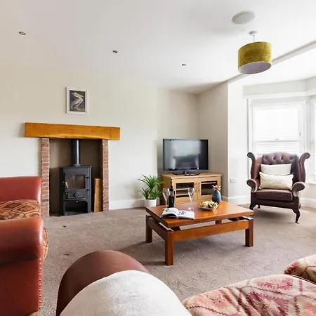 Red Lea With Pool & Access