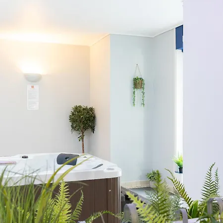 Red Lea With Pool & Access Daire