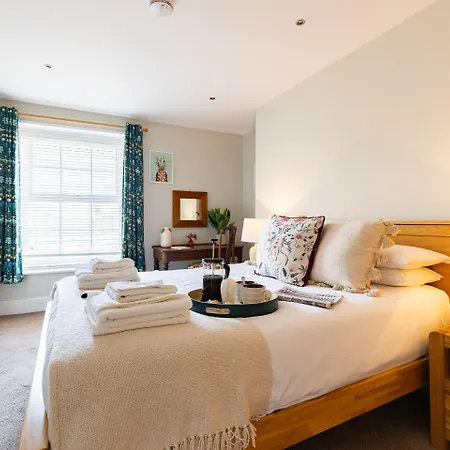 Red Lea With Pool & Access *