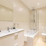 Apartamento Red Lea With Pool And