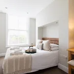 Apartamento Red Lea With Pool And