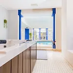 Red Lea With Pool And Apartamento Scarborough