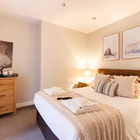 Red Lea With Pool & Access